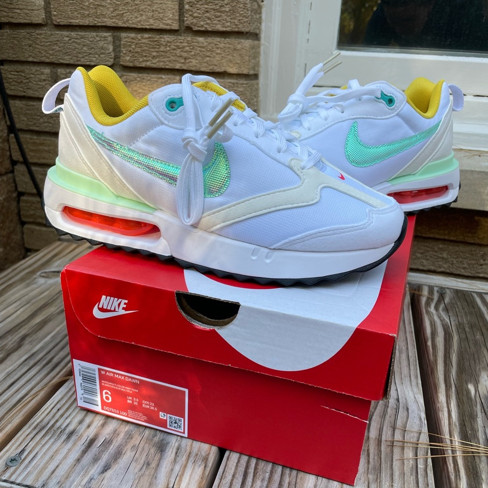 Nike Air Max Dawn